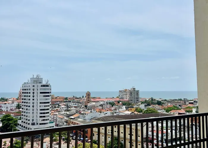 Beautiful! Brand New Apt Old Town