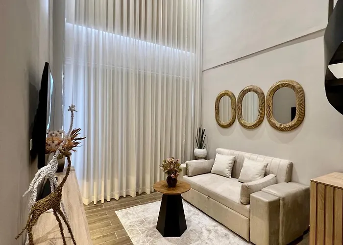 Beautiful! Brand New Apt Old Town