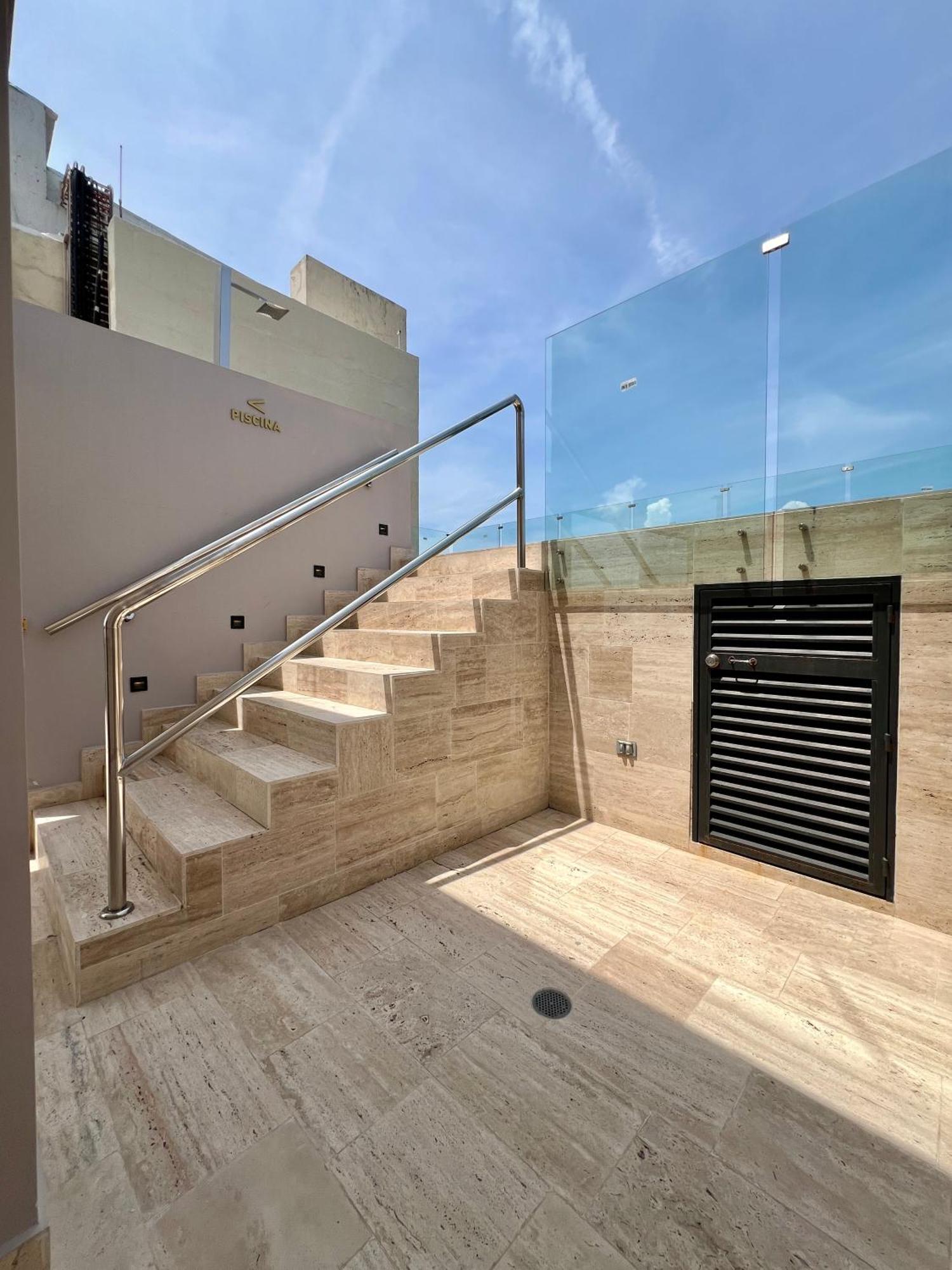 Beautiful! Brand New Old Town Apartamento